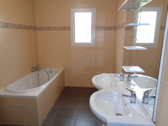 Maison a louer bourges - 4 pièce(s) - 104 m2 - Surfyn