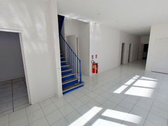 96 Annonces De Location De Locaux A Montreuil 93 Seloger Com