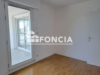 Appartement a louer cholet - 2 pièce(s) - 79.67 m2 - Surfyn