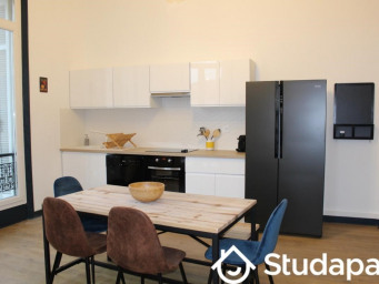 Appartement 1 pièce(s) 9 m²à louer Marseille-1er-arrondissement