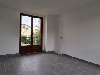 6 annonces de location d appartements 2 pieces a villeneuve le roi 94 seloger com