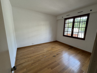 Maison a louer marseille-1er-arrondissement - 4 pièce(s) - 198.94 m2 - Surfyn