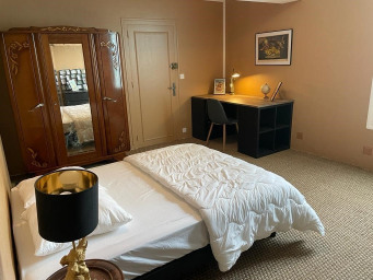 Maison 1 pièce(s) 200 m²à louer Chatellerault