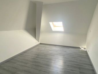 Appartement a louer montceau-les-mines - 5 pièce(s) - 153.75 m2 - Surfyn