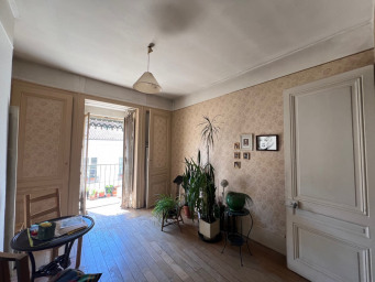 Appartement 300 150 € - 61 m²
