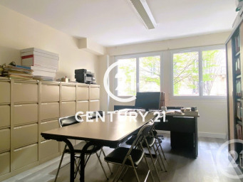 Appartement a louer paris-10e-arrondissement - 4 pièce(s) - 90 m2 - Surfyn