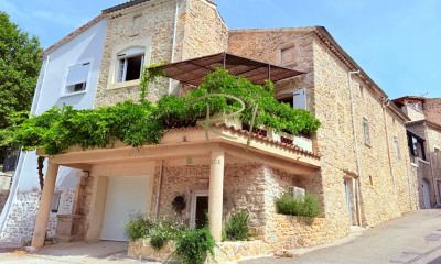 Maisons et villa de luxe à vendre aux Les Vans Belles Demeures