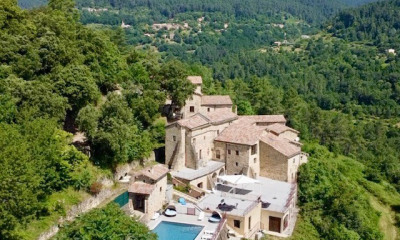 Luxury properties for sale in Les Vans Belles Demeures