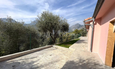 Maisons Et Villa De Luxe à Vendre à Menton - Belles Demeures