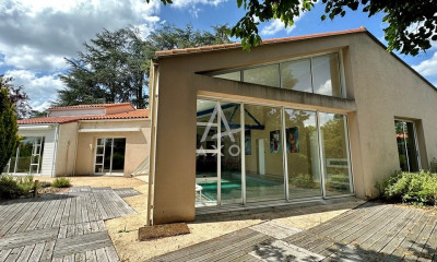 Montaigu (85) : triple protection solaire pour une maison bourgeoise
