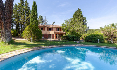 Maison 160 m² · à Cucuron · 160 m² · 895 000 €