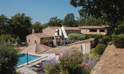 19 Luxury houses and villas for sale in Lacoste Belles Demeures
