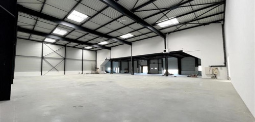 1417 locaux d'activités et entrepôts à vendre en Île-de-France