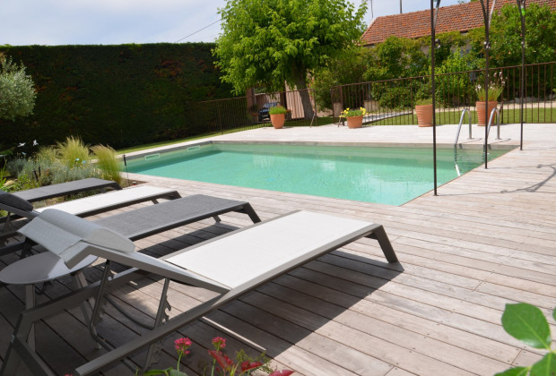 Piscine Picture Of Hotel Du Poete Fontaine De Vaucluse Tripadvisor