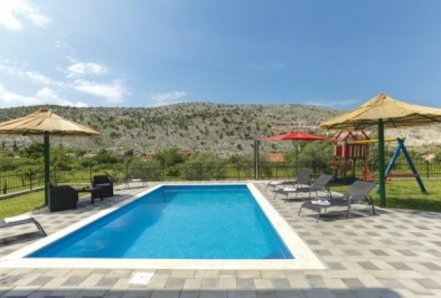 Maison A Srinjine Location De Vacances Pour 8 Personnes Croatie Annonce 3449771
