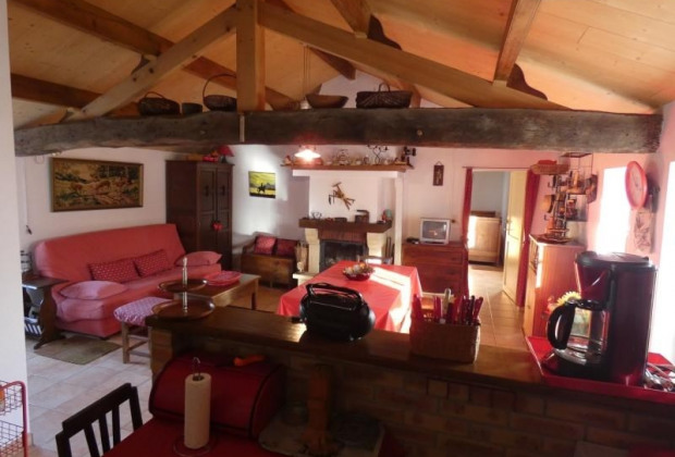 Maison à Notredamedemonts. Location de vacances pour 4