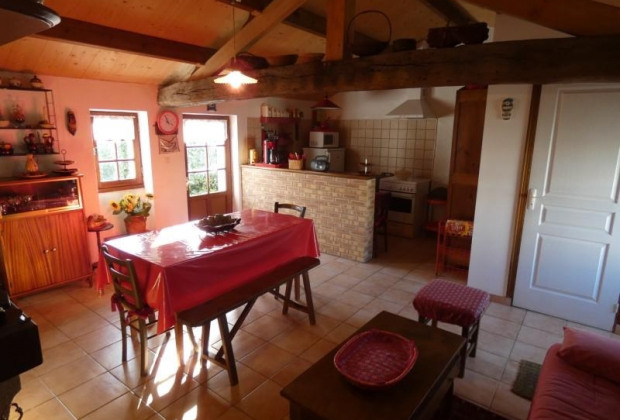 Maison à Notredamedemonts. Location de vacances pour 4