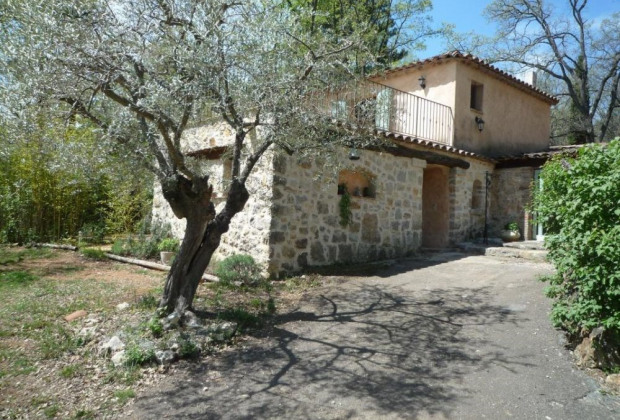 Chambre D Hotes A Montauroux Location De Vacances Pour 7 Personnes Var