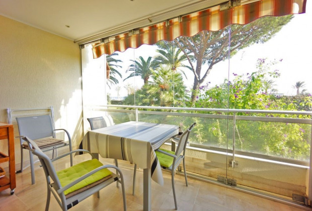 Appartement A Cannes La Bocca Location De Vacances Pour 4 Personnes Alpes Maritimes Annonce 2184751