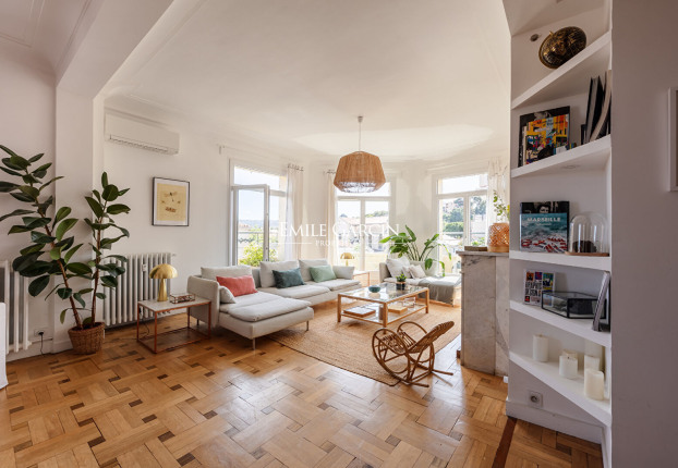 Appartement 6 pièces 161 m² · à Périer, Marseille 8ème · 161 m² · 1 120 000 €