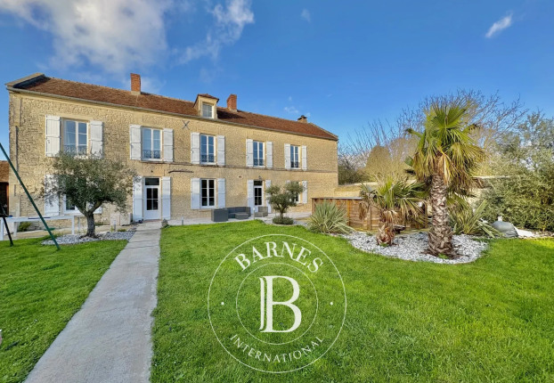 Maison 8 pièces 240 m² · à Rots · 240 m² · 855 000 €