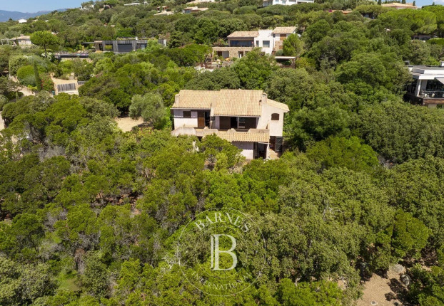 Maison 6 pièces 147 m² · à Lecci · 147 m² · 2 310 000 €