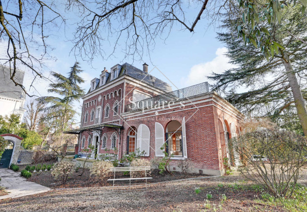 Maison 7 pièces 360 m² · à Saint-Cloud · 360 m² · 2 590 000 €