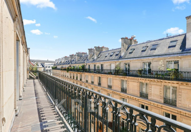 Appartement 6 pièces 185 m² · à Saint Thomas d'Aquin, Paris 7ème · 185 m² · 3 700 000 €