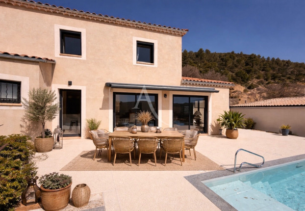 Maison 4 pièces 111 m² · à Gréoux-les-Bains · 111 m² · 530 000 €