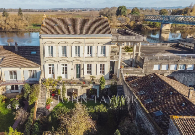 Maison 14 pièces 551 m² · à Branne · 551 m² · 799 000 €
