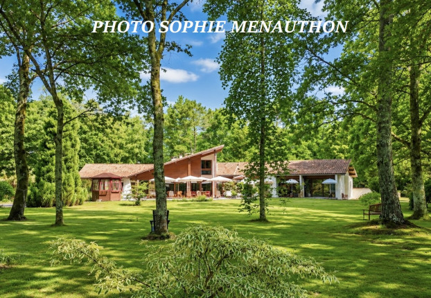 Maison 8 pièces 350 m² · à Bourg Est, Saint-Paul-lès-Dax · 350 m² · 1 100 000 €