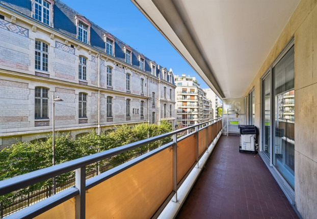 Appartement 4 pièces 101 m² · à Porte Dauphine, Paris 16ème · 101 m² · 1 350 000 €