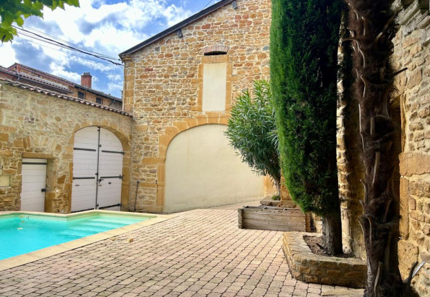 Maison 6 pièces 212 m² · à Chessy · 212 m² · 495 000 €