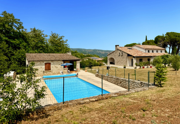 Maison 8 pièces 206 m² · à Joyeuse · 206 m² · 650 000 €