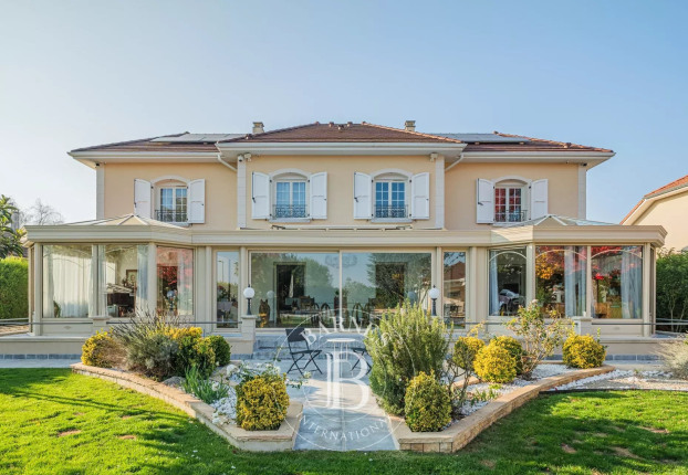 Maison 7 pièces 265 m² · à Morestel · 265 m² · 848 000 €