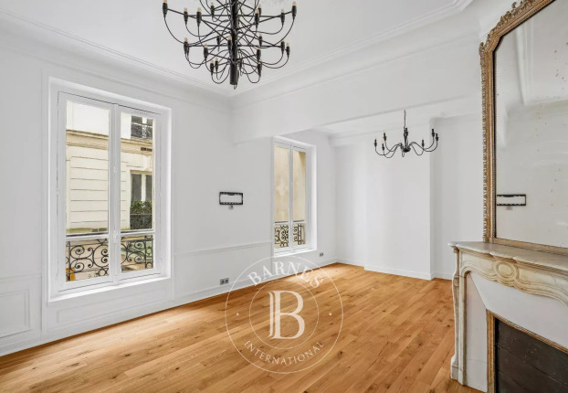 Appartement 3 pièces 57 m² · à Saint Thomas d'Aquin, Paris 7ème · 56,6 m² · 1 170 000 €