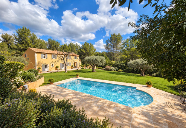 Maison 10 pièces 362 m² · à Aubagne · 362,4 m² · 1 290 000 €