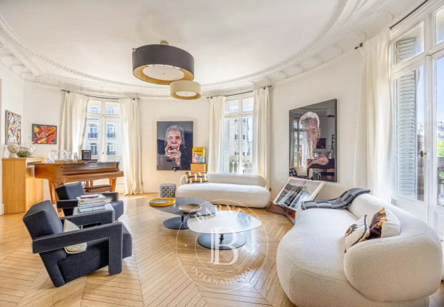 Appartement 6 pièces 214 m² · à Courcelles-Wagram, Paris 17ème · 213,7 m² · 2 990 000 €
