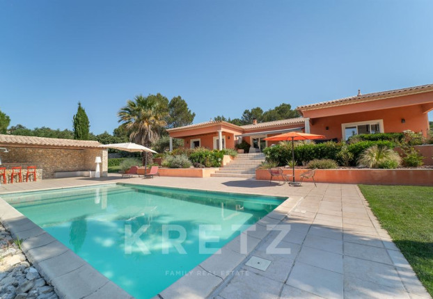 Maison 6 pièces 217 m² · à Garrigues, Nîmes · 217 m² · 1 099 000 €