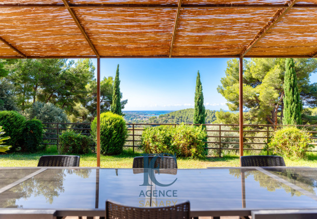 Maison 6 pièces 240 m² · à Ollioules · 240 m² · 2 184 000 €