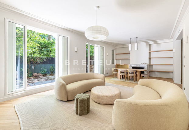 Appartement 5 pièces 200 m² · à Gros Caillou, Paris 7ème · 200 m² · 3 700 000 €