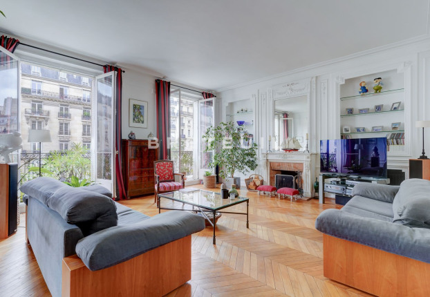 Appartement 8 pièces 221 m² · à Paris 16ème · 221,1 m² · 2 750 000 €