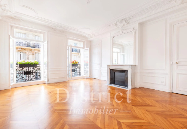 Appartement 4 pièces 125 m² · à Triangle d'Or, Paris 8ème · 125 m² · 3 248 000 €