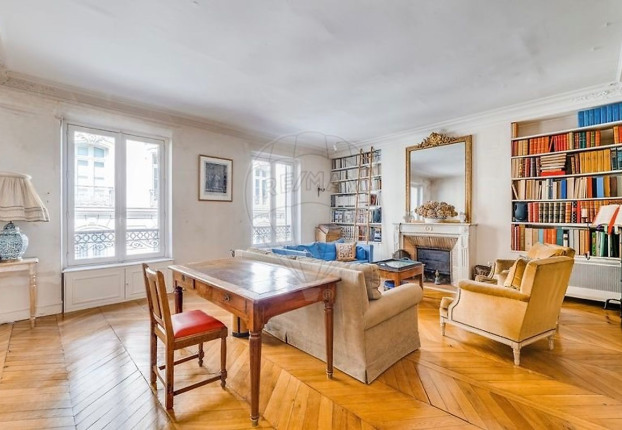 Appartement 6 pièces 156 m² · à Paris 7ème · 156 m² · 1 950 000 €