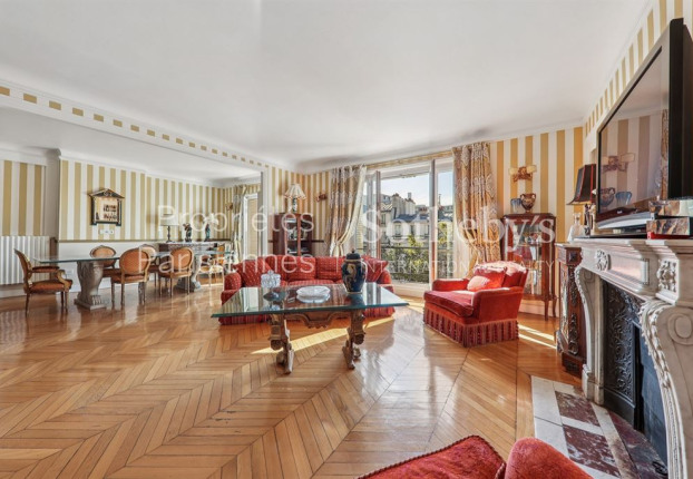 Appartement 5 pièces 150 m² · à Courcelles-Wagram, Paris 17ème · 150 m² · 2 200 000 €