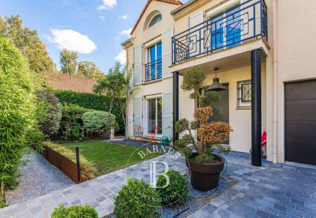 Maison 6 pièces 210 m² · à Ville-d'Avray · 210 m² · 1 350 000 €