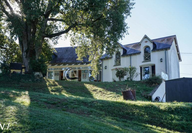 Maison 10 pièces 304 m² · à Azay-sur-Cher · 304 m² · 759 000 €