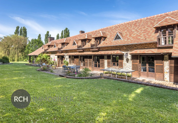 Maison 10 pièces 281 m² · à Gambais · 281 m² · 945 000 €