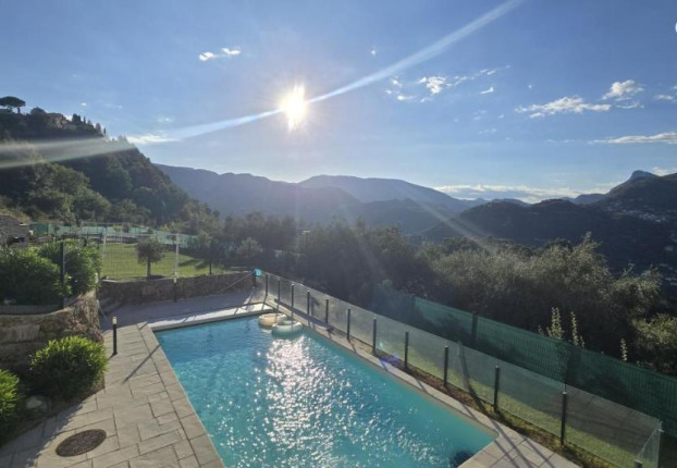Maison 5 pièces 161 m² · à La Roquette-sur-Var · 161 m² · 850 000 €