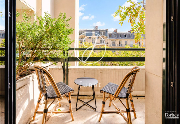Appartement 8 pièces 249 m² · à Paris 6ème · 248,5 m² · 5 720 000 €